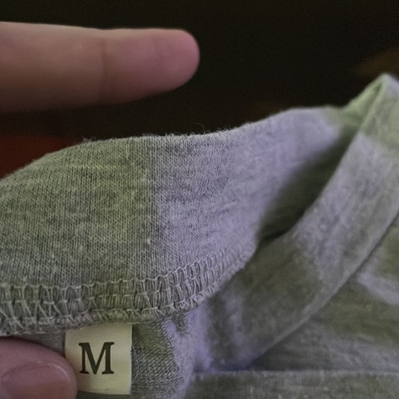 Gray t-shirt - Picture 3 of 3